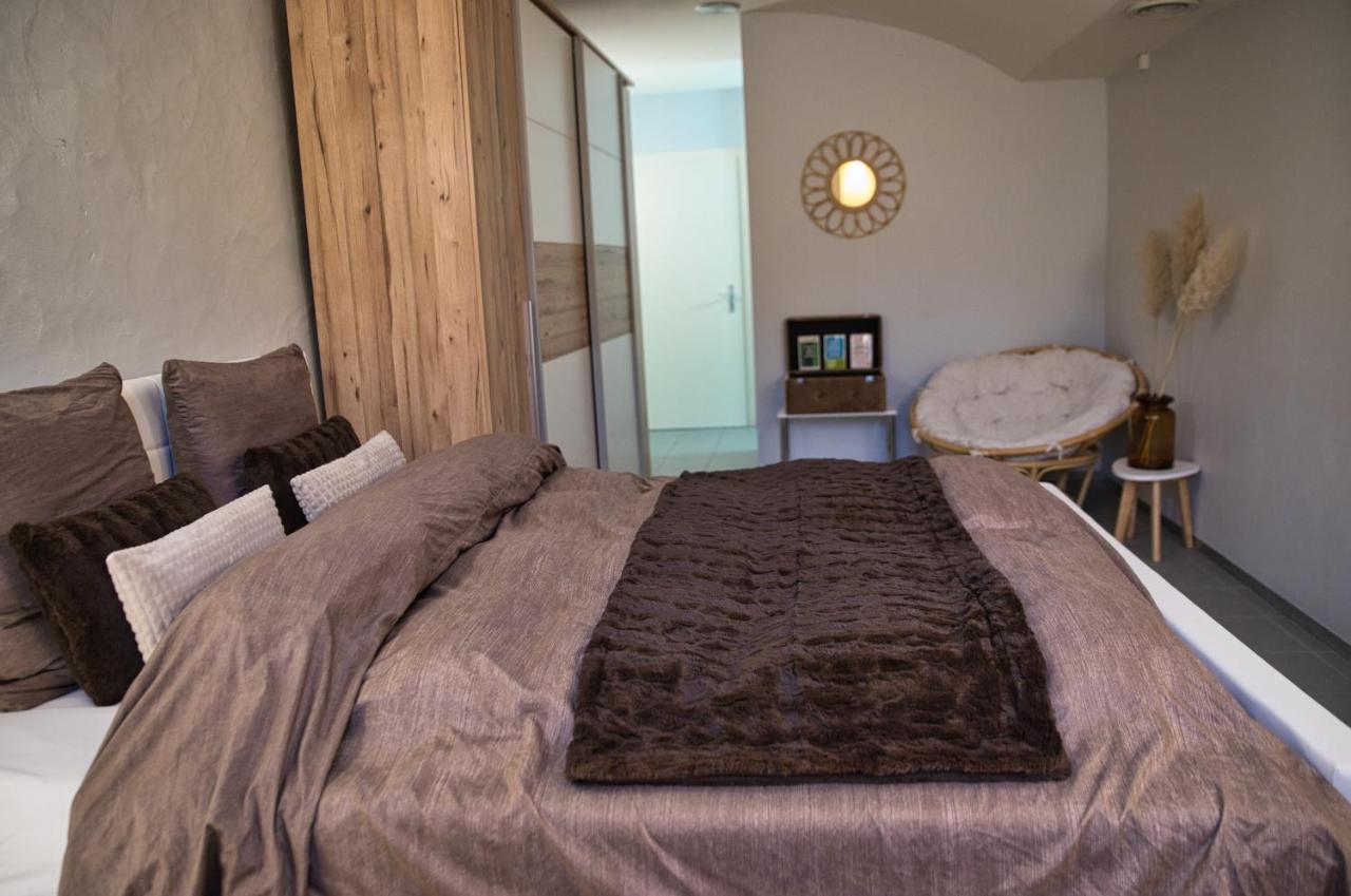 Chill Home : Appartement Cocooning Avec Jacuzzi Grandson Kültér fotó